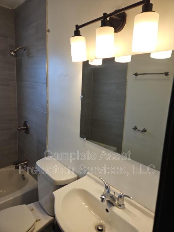 Building Photo - 3707 S Liverpool Rd