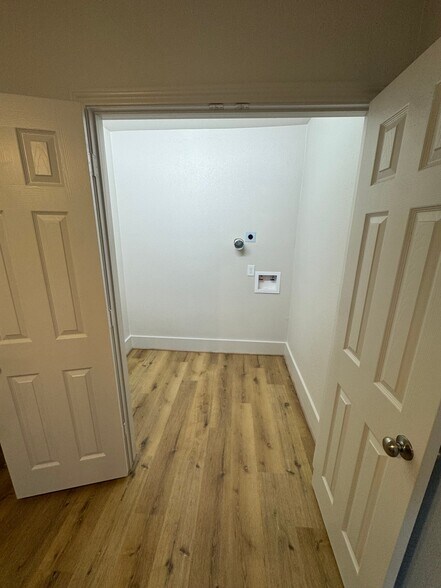 Building Photo - 207 Laurel Ln