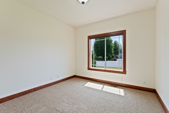 Building Photo - 1981 W Twinkling Star Rd