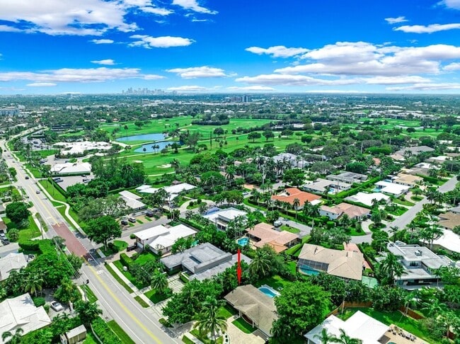 Building Photo - 4021 Bayview Dr