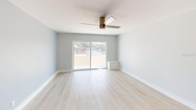 Building Photo - 500 Madeira Rentals / Unit 2