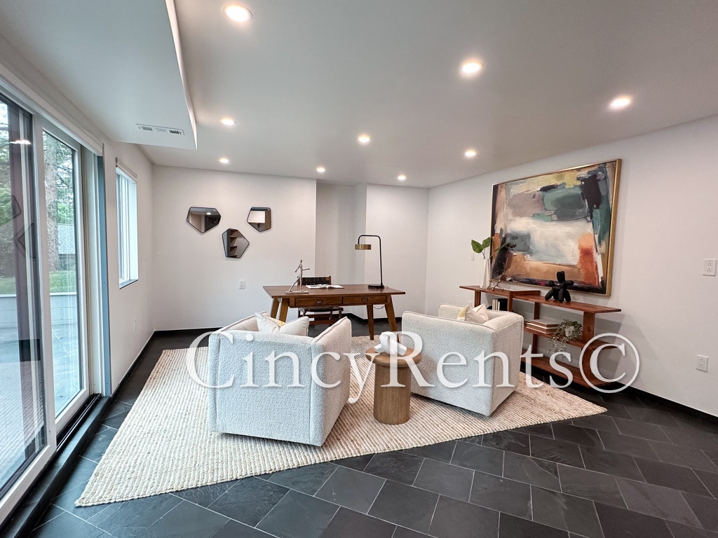 Building Photo - 7716 Creekwood Ln