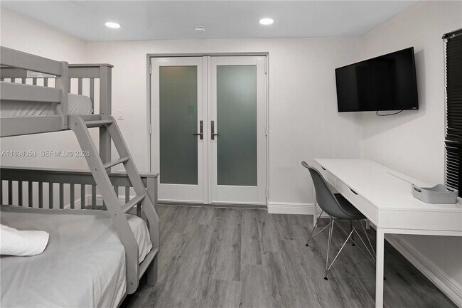 Building Photo - 1410 Polk St