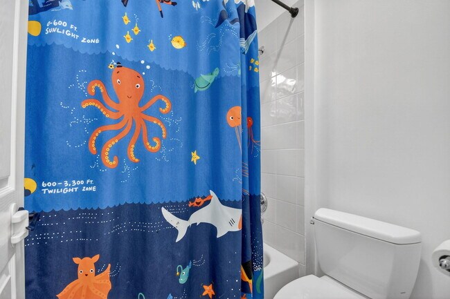 Building Photo - 10337 Trianon Pl