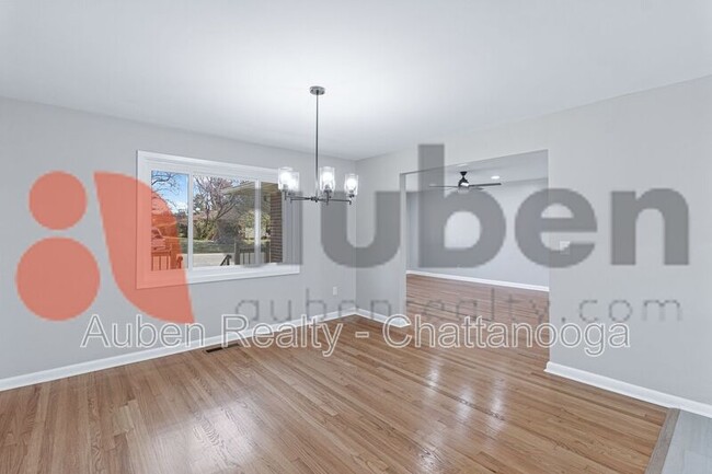 Building Photo - 4430 Lilac Ln