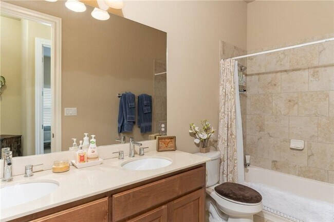 Building Photo - 4120 Vinalopo Dr