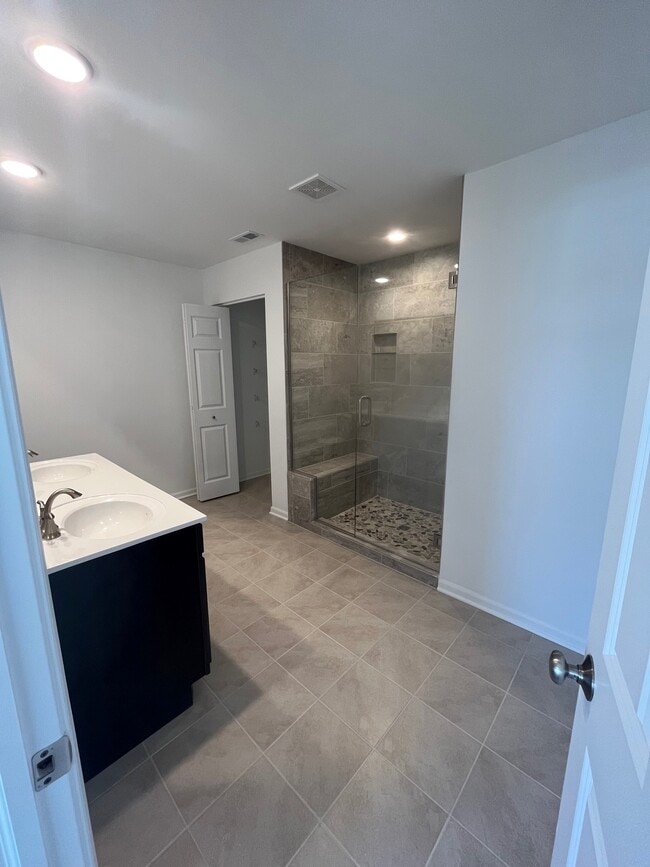 Building Photo - 13131 Rutledge Pl