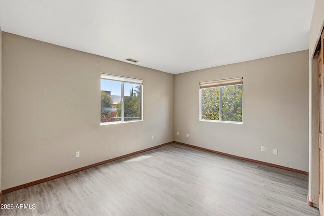Building Photo - 7131 E Thrush Ln