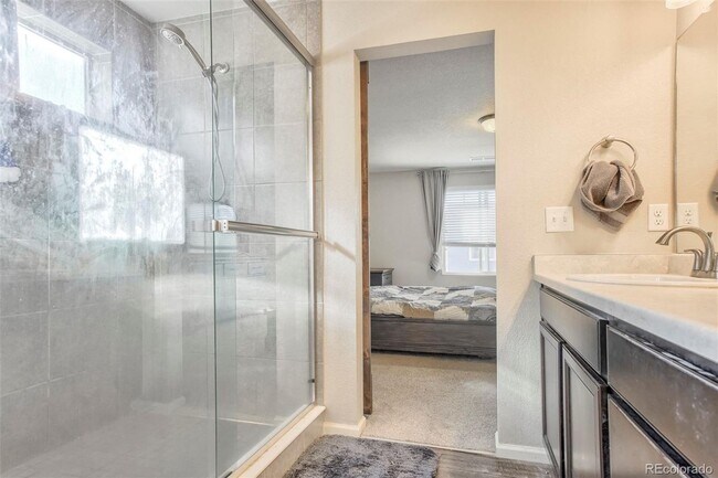 Building Photo - A Gorgeous 3 Bed 3 Bath Home in Desirable ...