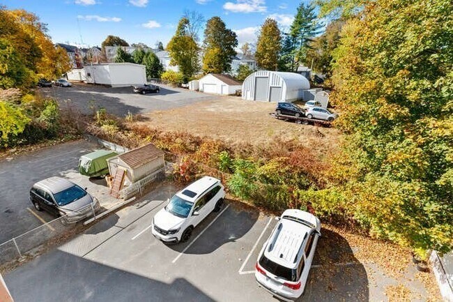 Building Photo - 22 Victor St