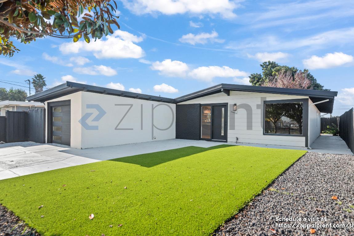 Building Photo - 28023 Tampa Ave