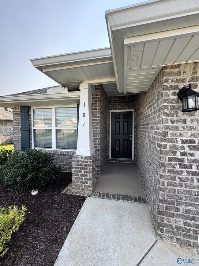 Building Photo - 109 Ardsley Dr