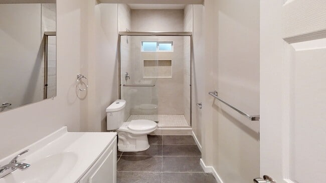 Building Photo - 6BD/2BA on Ewing!