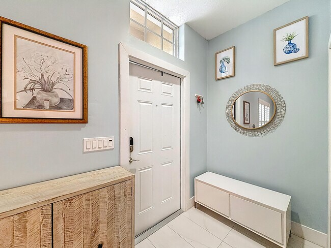 Building Photo - 1143 Canoe Point
