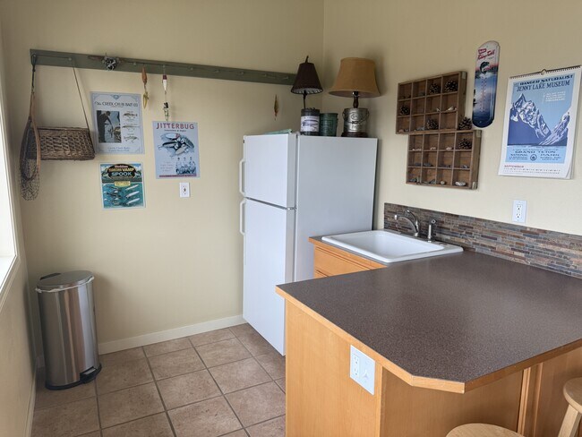 Building Photo - 165 Coral St