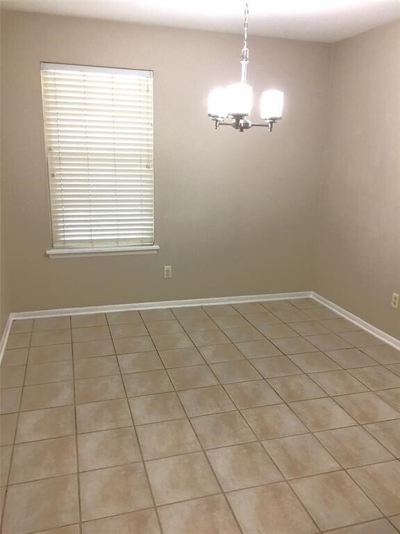 Building Photo - 3515 Castledale Dr