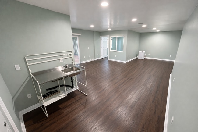 Building Photo - North Hollywood 4BR/3BA Home with Gated Entry and Private Yard