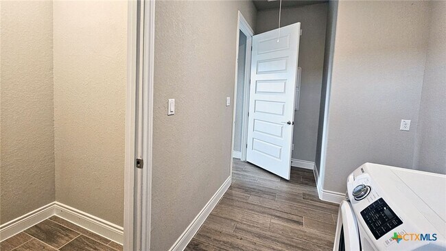 Building Photo - 1174 Catnip