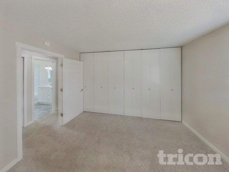 Building Photo - 3571 El Morro Rd