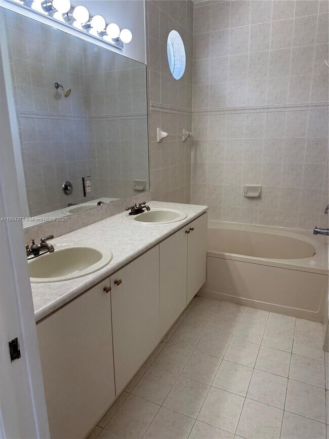 Building Photo - 4311 SW 160th Ave