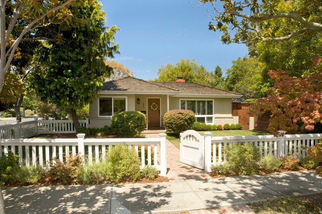 Primary Photo - 403 Laurel Ave