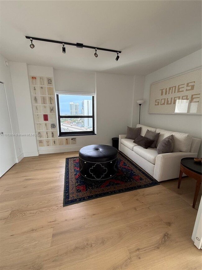 Building Photo - 19500 Turnberry Way