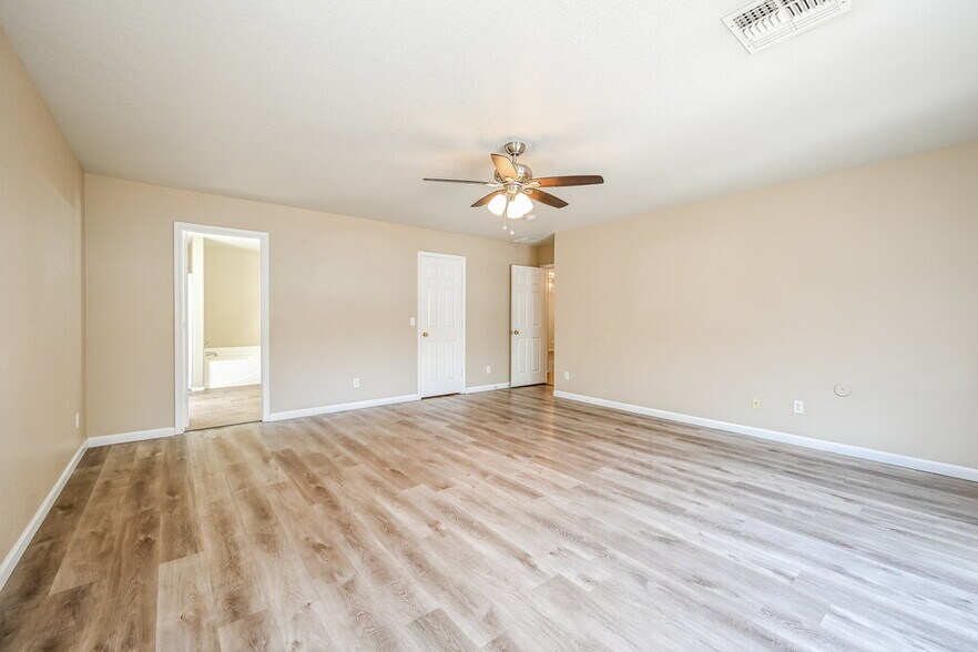 Building Photo - 3221 W Cavedale Dr