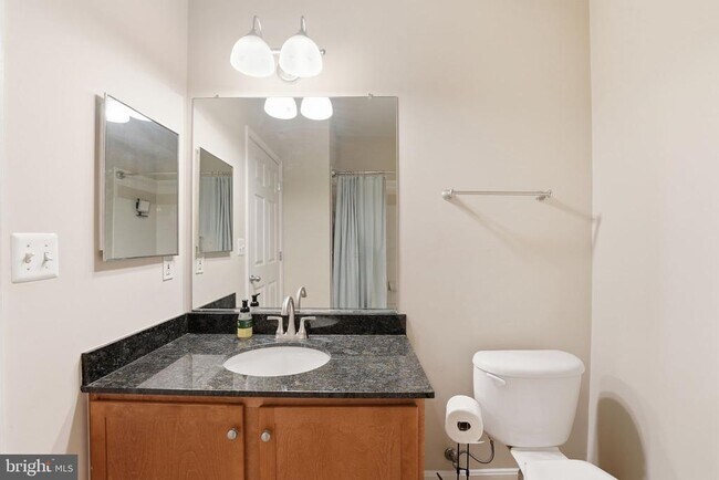 Building Photo - 4850 Eisenhower Ave