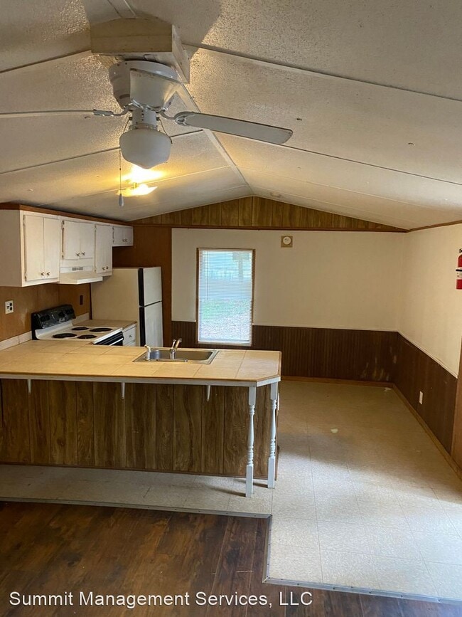 Building Photo - 2 br, 1 bath House - 21 Silver Oak Lane