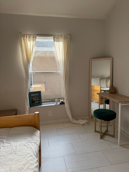 Building Photo - 7527 Oxford Garden Cir