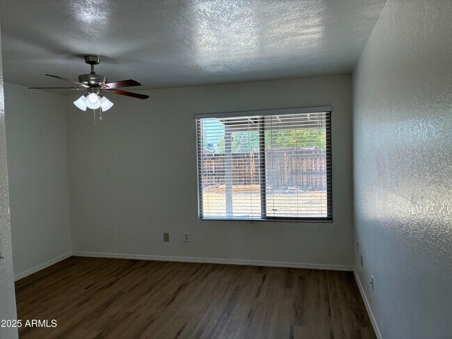 Building Photo - 11014 N 65th Ave