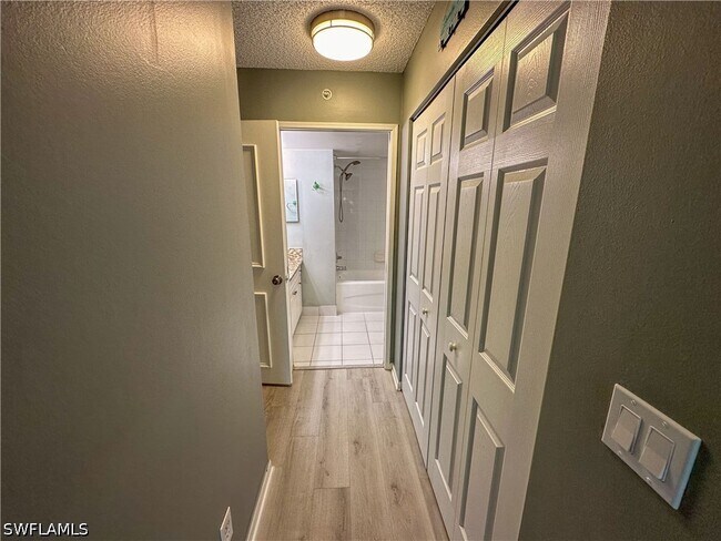 Building Photo - 1250 Wildwood Lakes Blvd