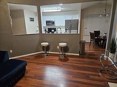 Building Photo - 45 Trelawney Keep