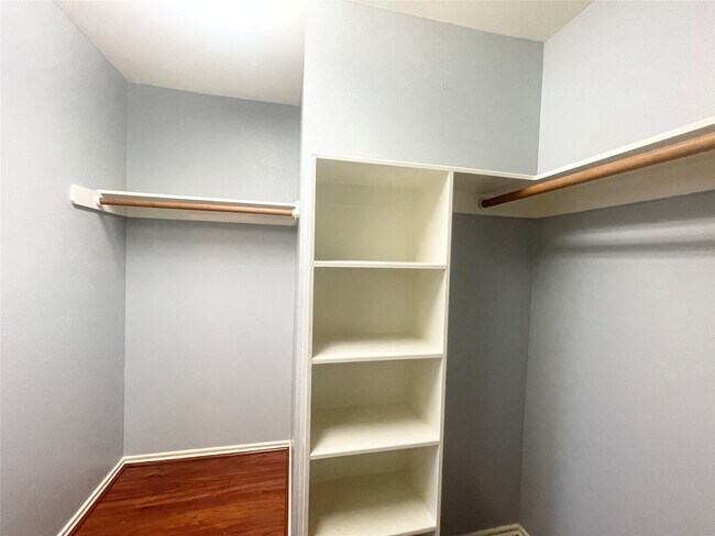 Building Photo - 16854 Carrollton Creek Ln