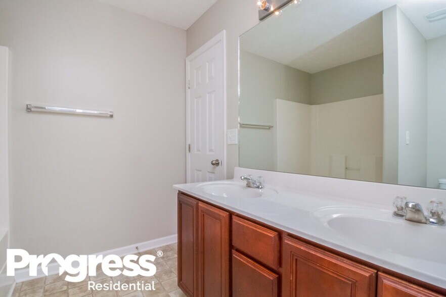 Building Photo - 3003 Deer Trail Dr
