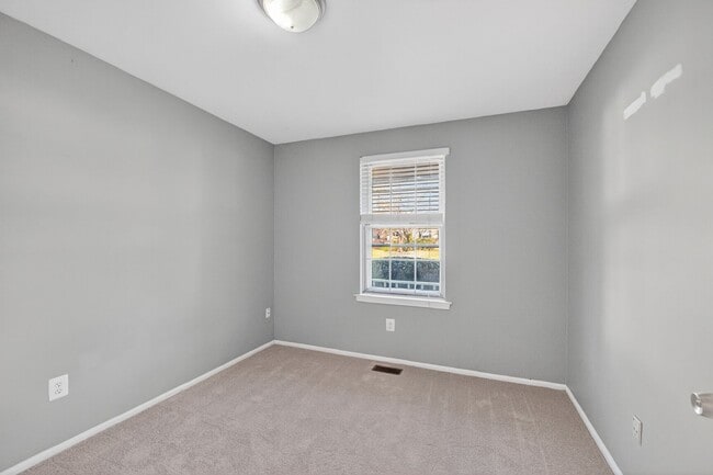 Building Photo - 14 Braxton Dr