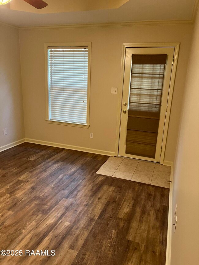 Building Photo - 405 Langley Dr