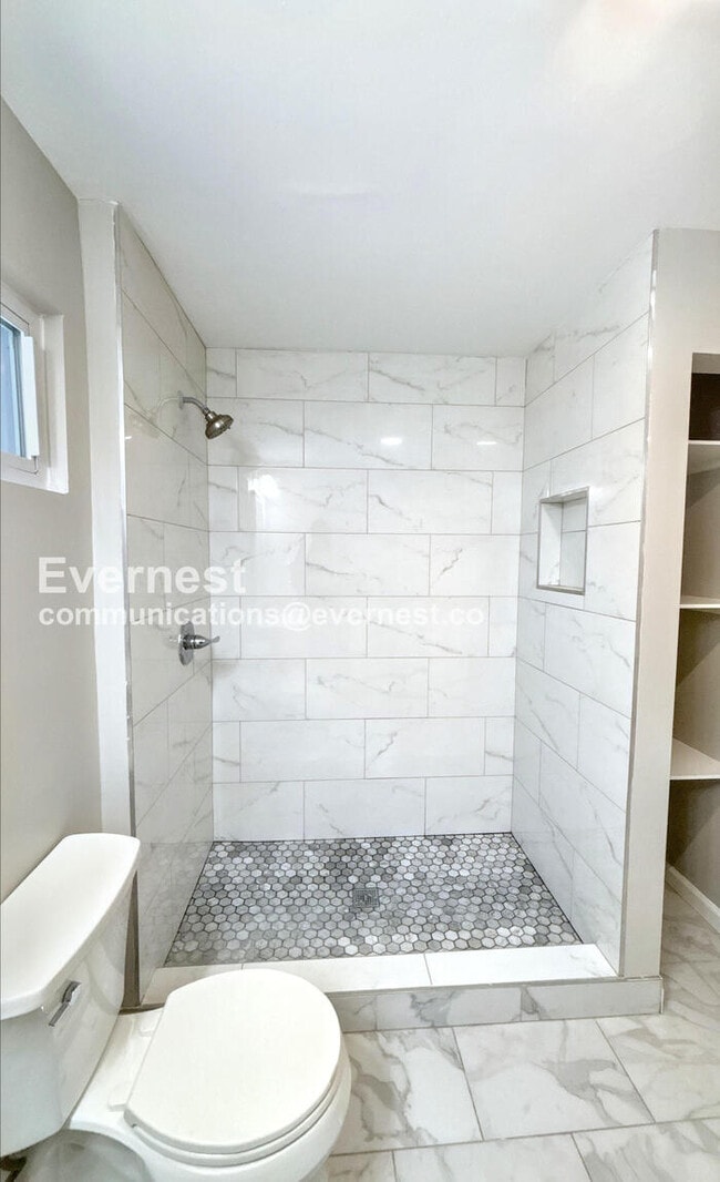 Building Photo - 2430 Steele Ave