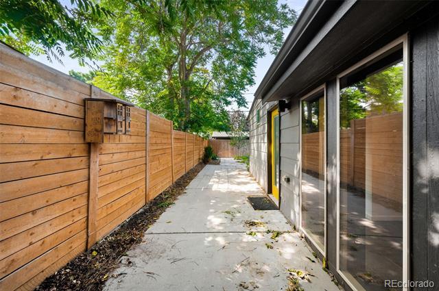 Building Photo - 2465 S Newton St