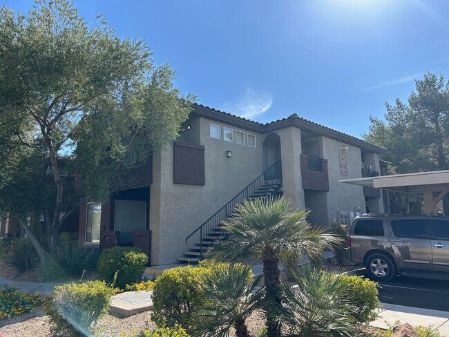 Primary Photo - 2 BEDROOM / 2 FULL BATHROOMS LOCATES ON JO...