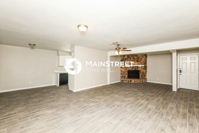 Building Photo - 3 Bedroom Pet-Friendly Home in BURLESON, T...