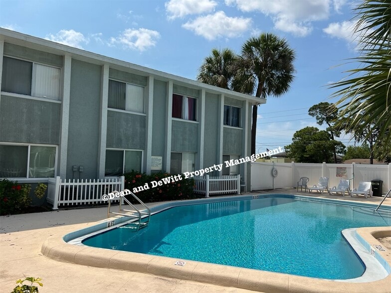 Building Photo - 1 Bed/1 Bath - Unit 228