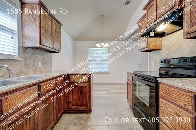 Building Photo - 1505 Rangeline Rd