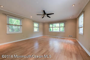 Building Photo - 180 Cliftwood Rd