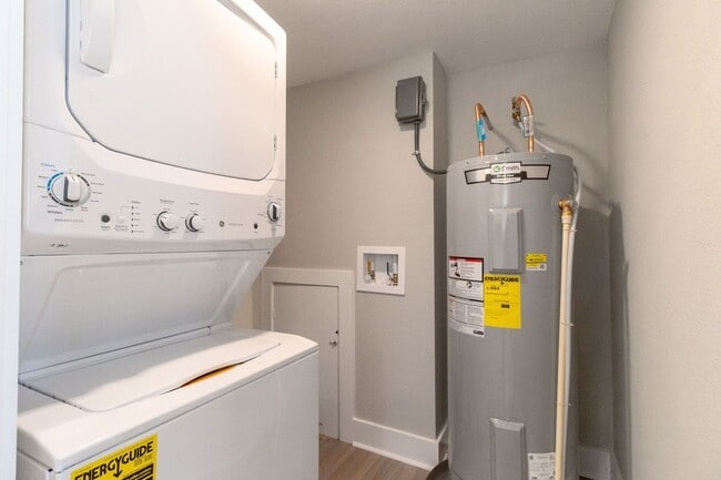 Building Photo - 110 B Jarvis Lndg Dr