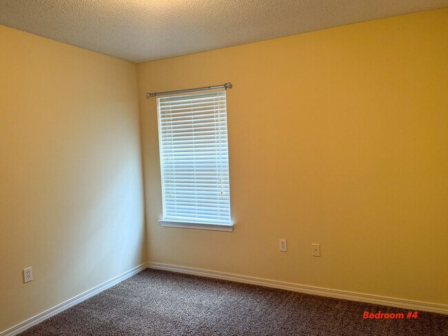 Building Photo - 5442 E Brook Dr
