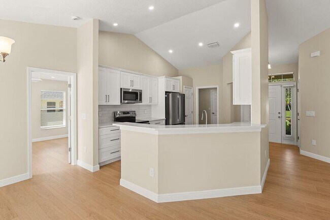 Building Photo - 1590 Polynesian Ln