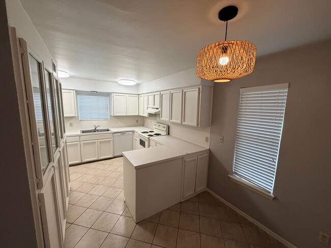 Building Photo - 5149 Middlecoff Cir