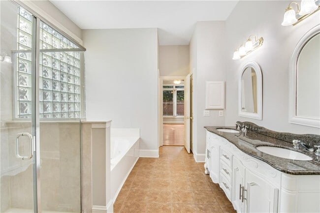Building Photo - 290 Windsor Gate Cove NE