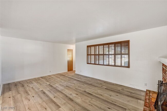 Building Photo - 1516 Inverness Ave